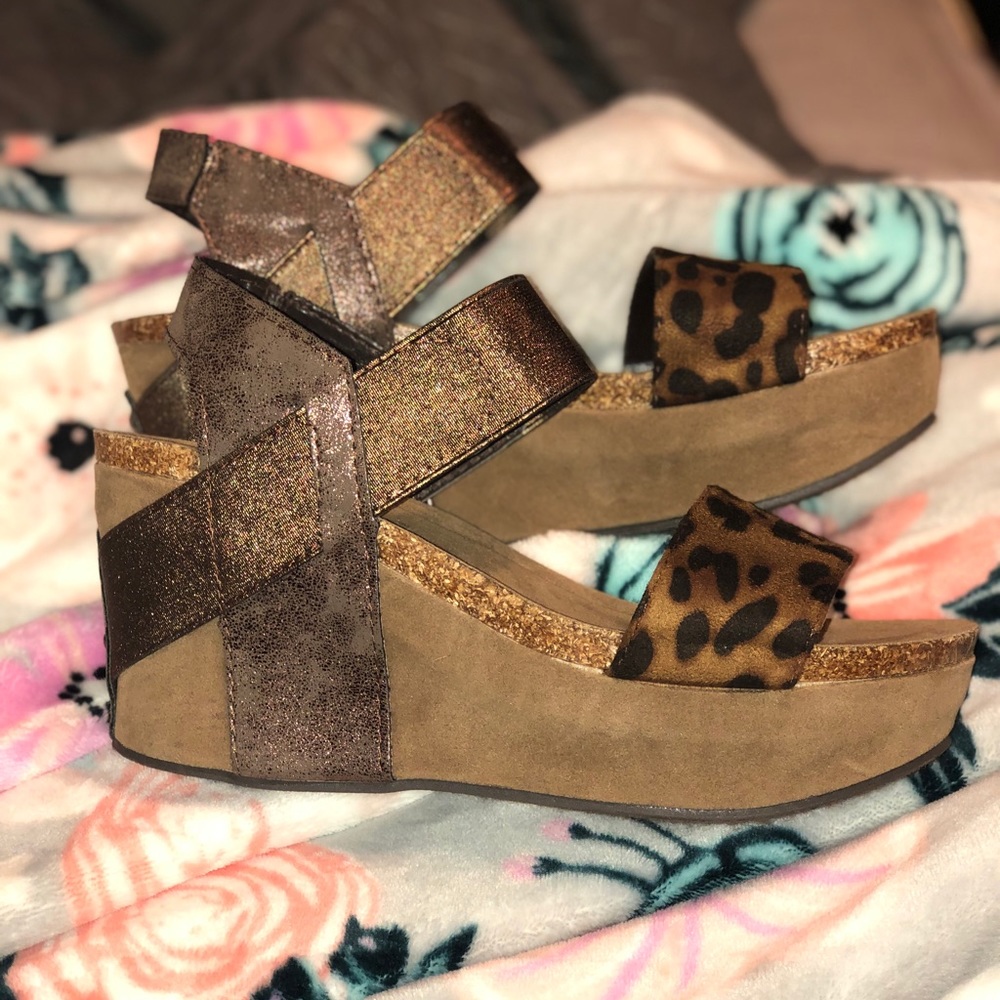 pierre dumas cheetah print wedges - Picture 2 of 3